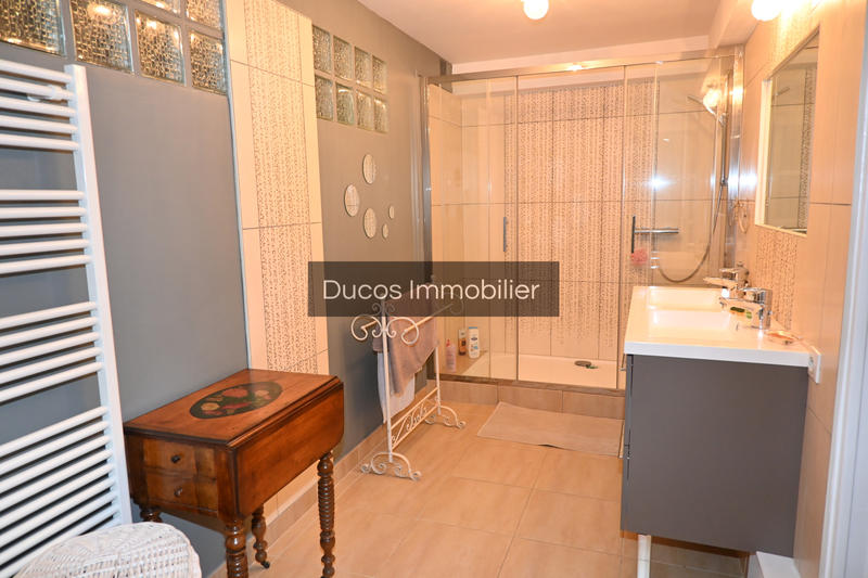 Maison - 235 m² - 7 pièces