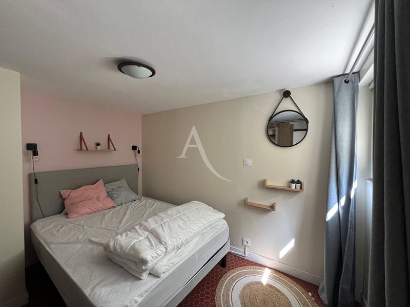 Maison - 168 m² - 9 pièces