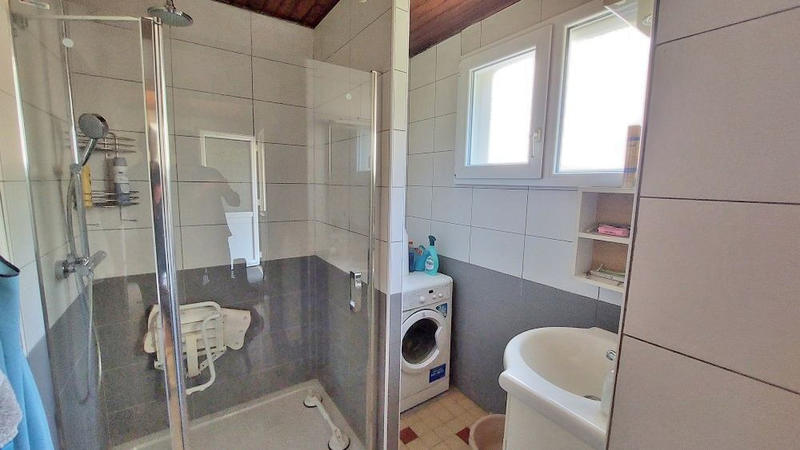 Propriété - 160 m² - 11 pièces