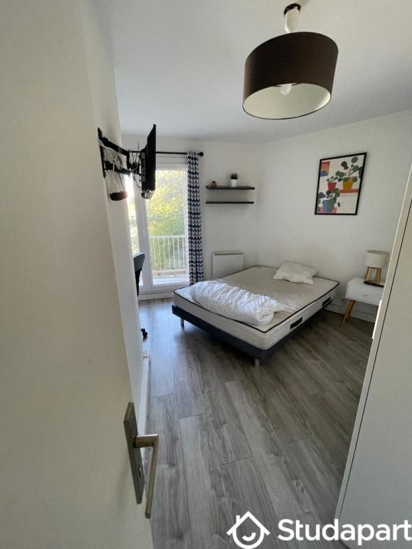 Chambre - 97 m² - 1 pièce