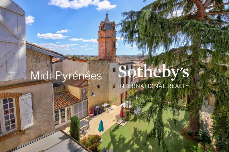 Maison - 477 m² - 15 pièces