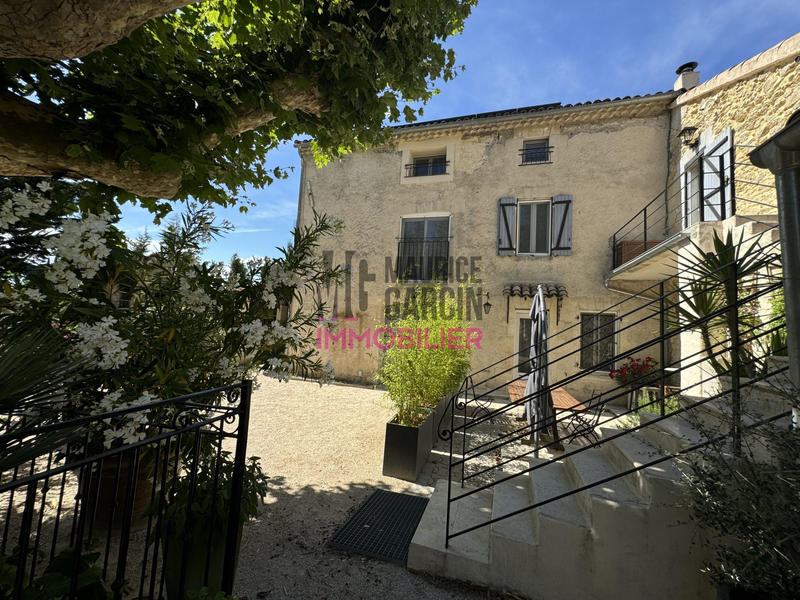 Mas - 376 m² - 15 pièces