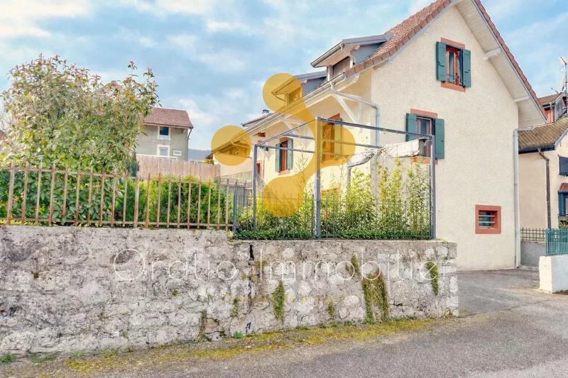 Maison - 207 m² - 8 pièces