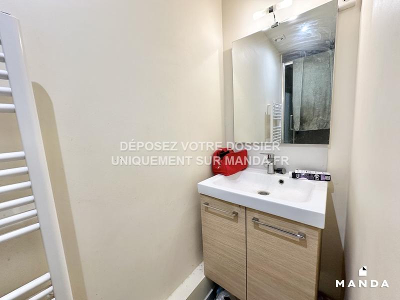 Chambre - 9 m² - 5 pièces