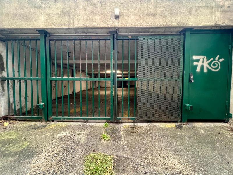 Parking / Garage - 14 m²