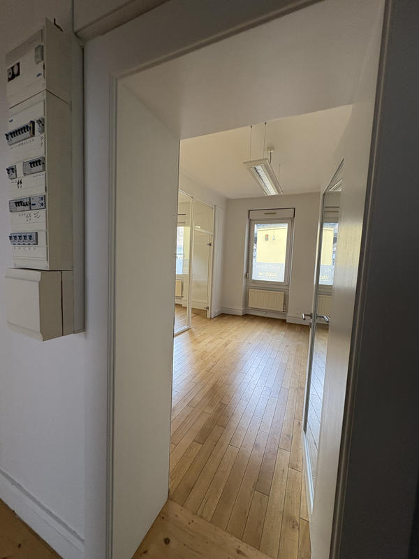 Bureau - 90 m² - 3 pièces