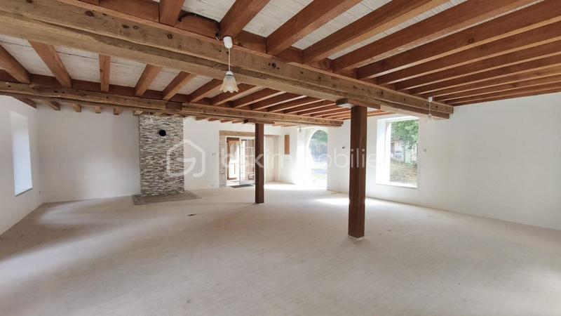 Propriété - 251 m² - 9 pièces