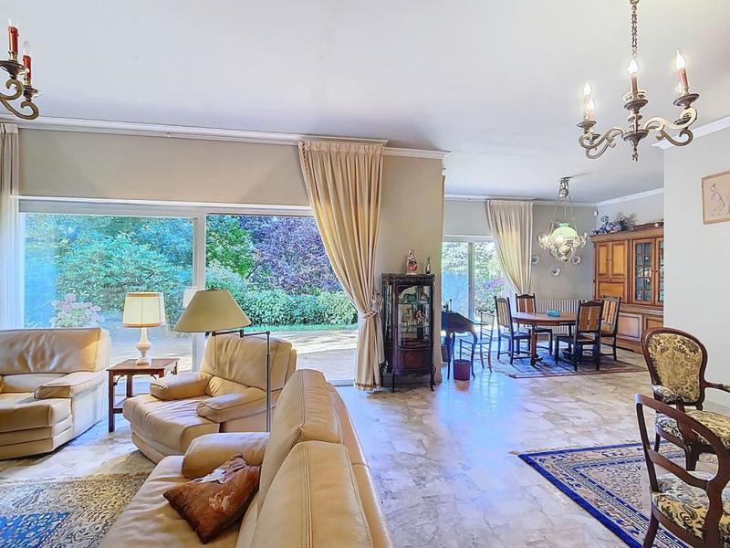 Villa - 273 m² - 9 pièces