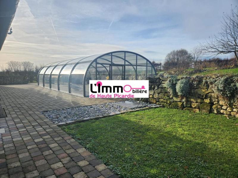 Pavillon - 265 m² - 8 pièces