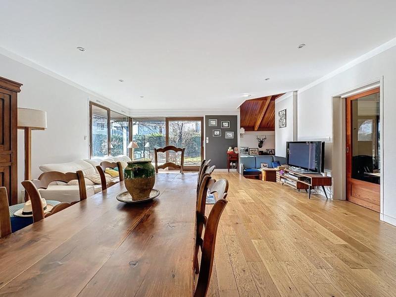 Maison d'architecte - 220 m² - 9 pièces