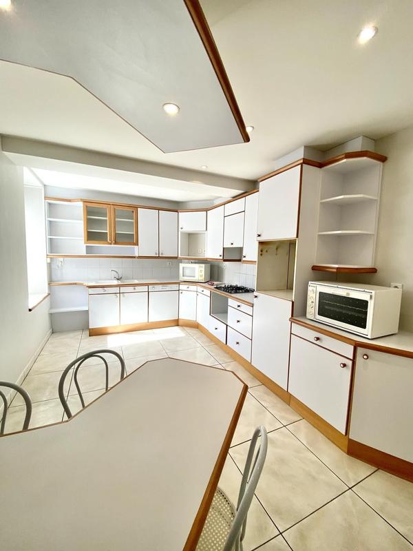 Appartement - 183 m² - 6 pièces