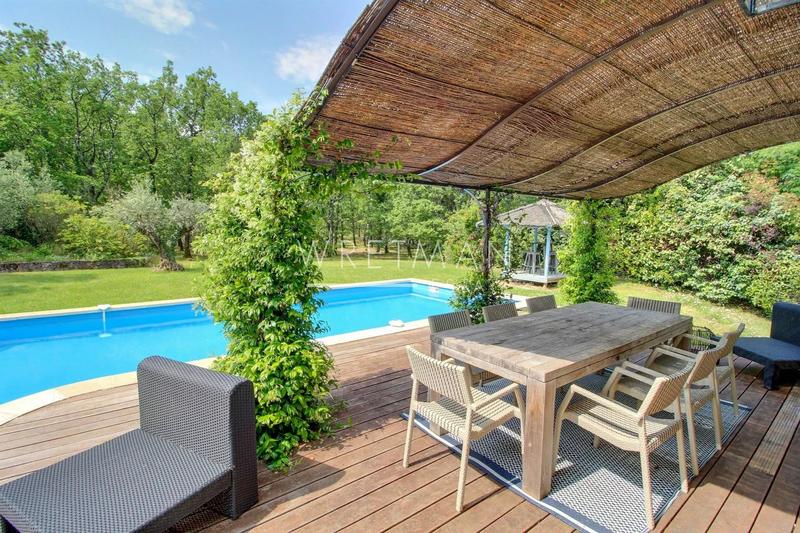 Villa - 198 m² - 7 pièces