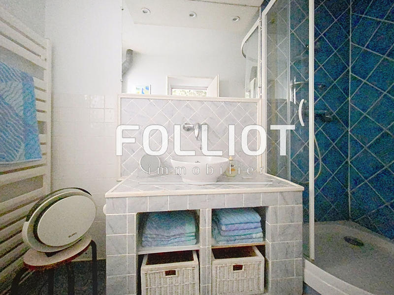 Maison - 200 m² - 7 pièces