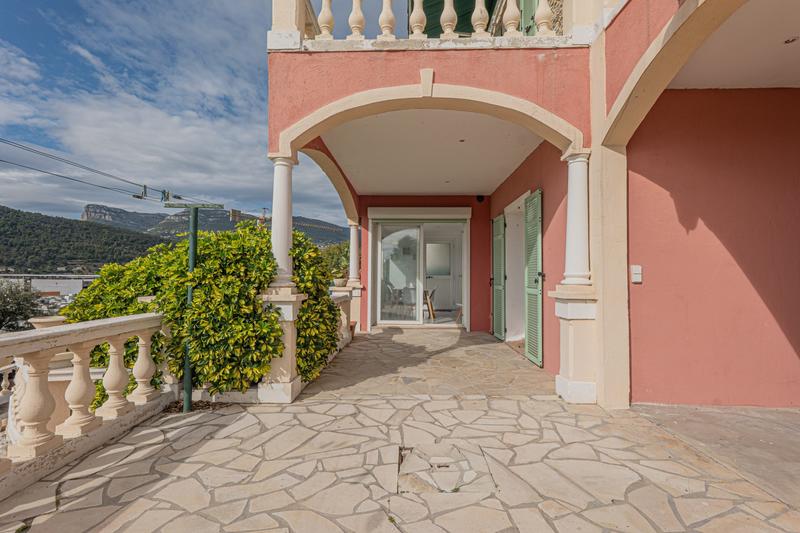 Maison - 205 m² - 6 pièces