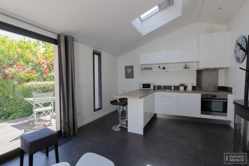 Maison contemporaine - 204 m² - 7 pièces