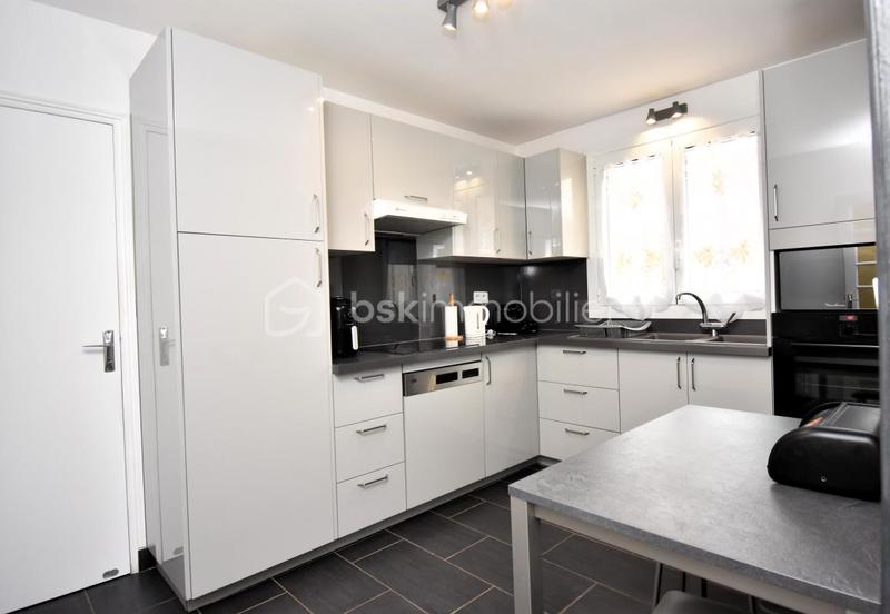 Maison - 135 m² - 6 pièces