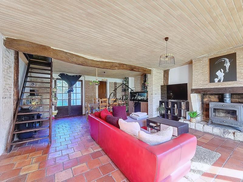 Maison - 260 m² - 5 pièces