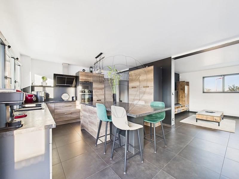 Maison - 141 m² - 6 pièces