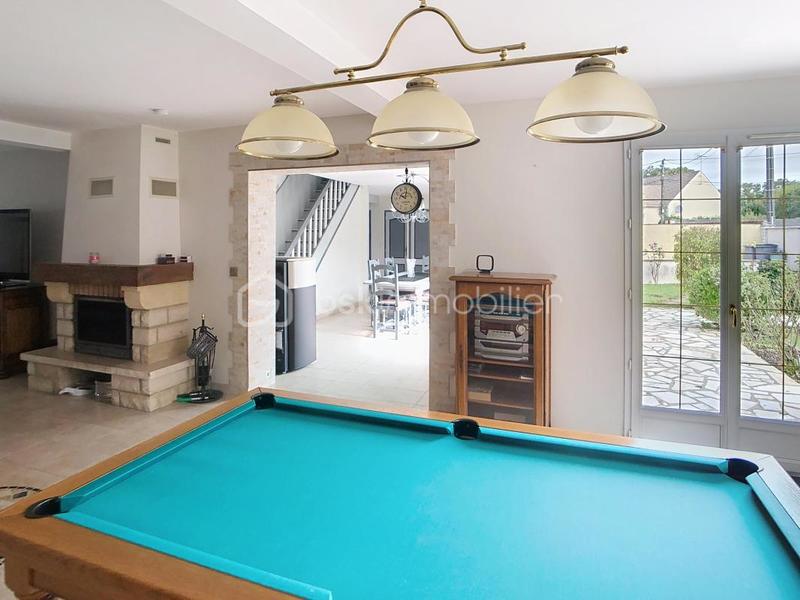 Maison traditionnelle - 197 m² - 8 pièces