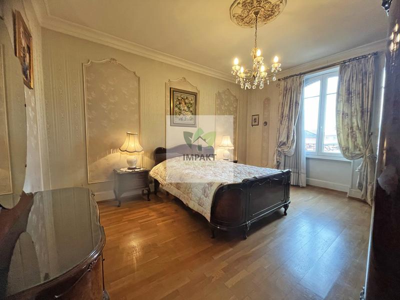 Maison - 166 m² - 6 pièces