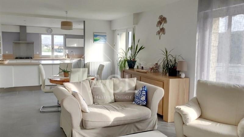 Maison - 179 m² - 7 pièces