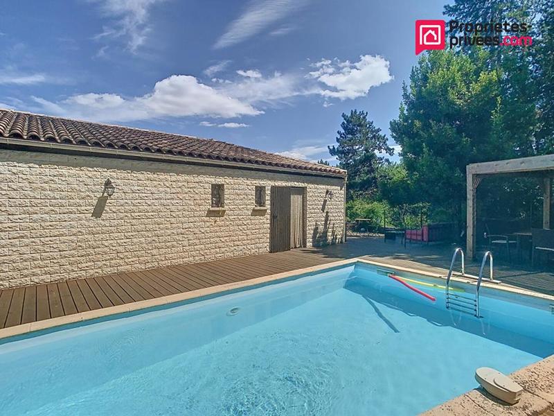 Maison - 265 m² - 10 pièces