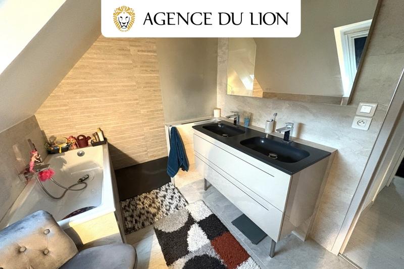 Maison - 151 m² - 8 pièces