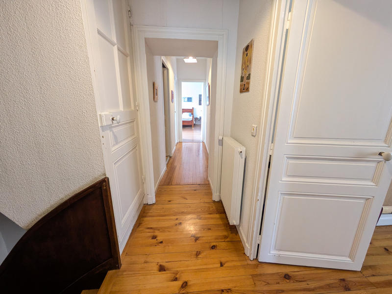 Maison - 307 m² - 16 pièces