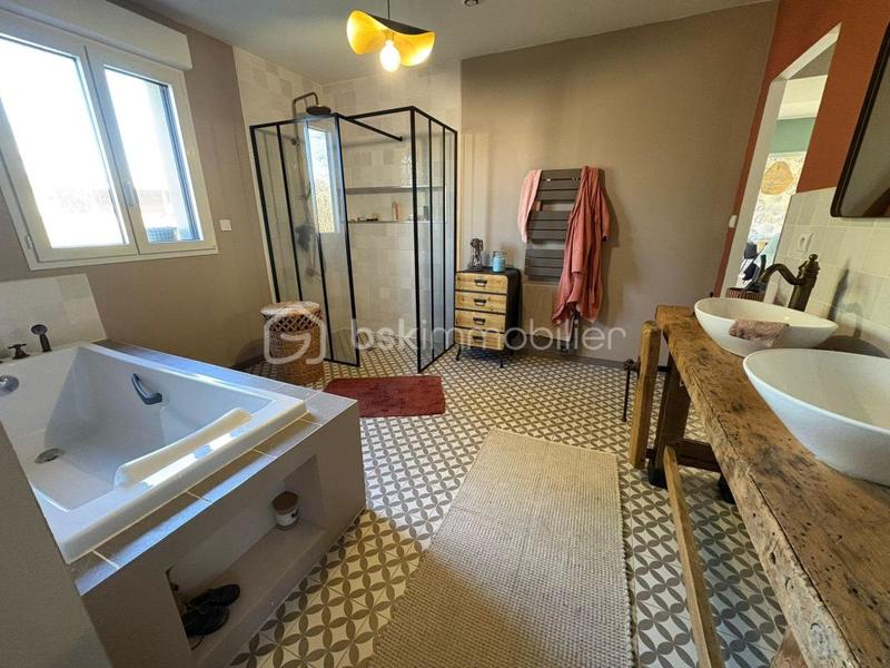 Demeure - 94 m² - 5 pièces