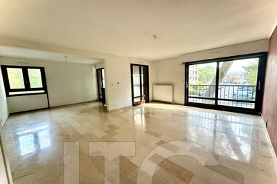 Appartement - 120 m² - 5 pièces