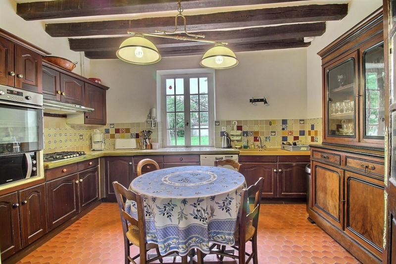 Propriété - 310 m² - 11 pièces