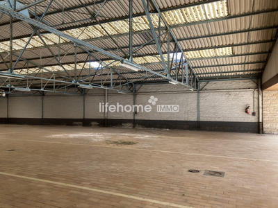 Local commercial - 830 m² - 4 pièces