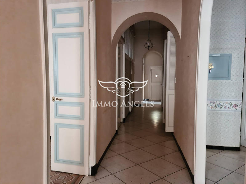 Maison ancienne - 401 m² - 9 pièces