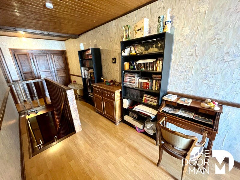 Maison - 202 m² - 8 pièces