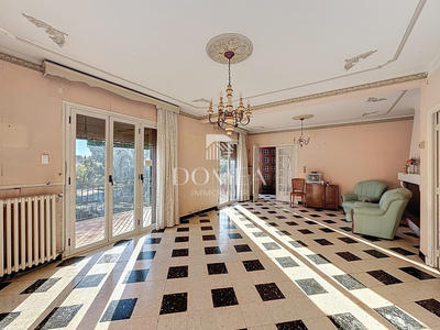 Maison - 222 m² - 10 pièces