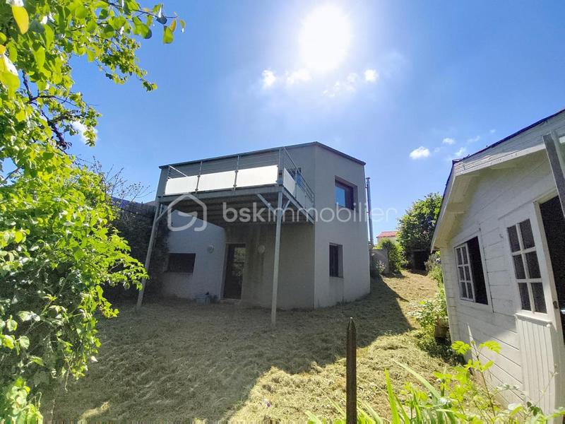 Maison - 90 m² - 4 pièces