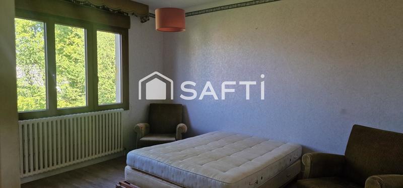 Maison - 180 m² - 8 pièces