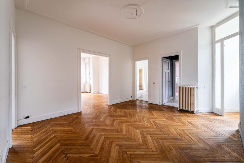 Appartement - 160 m² - 6 pièces