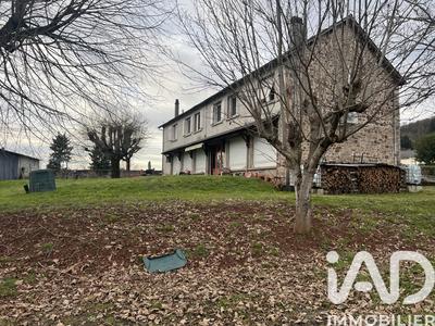 Maison - 439 m² - 10 pièces