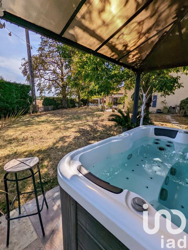 Maison - 396 m² - 8 pièces