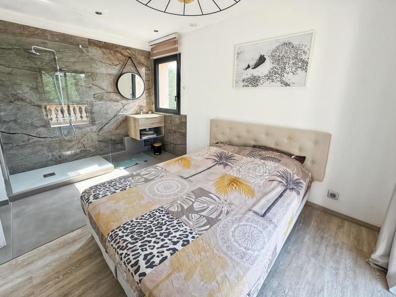 Villa - 350 m² - 9 pièces