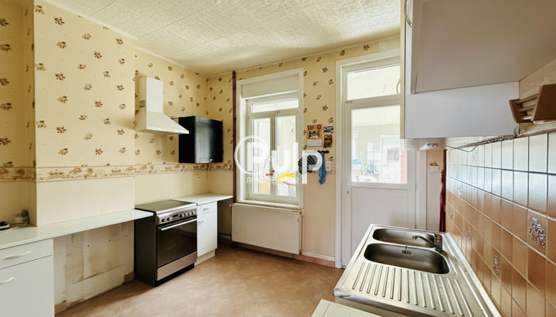 Maison - 95 m² - 5 pièces