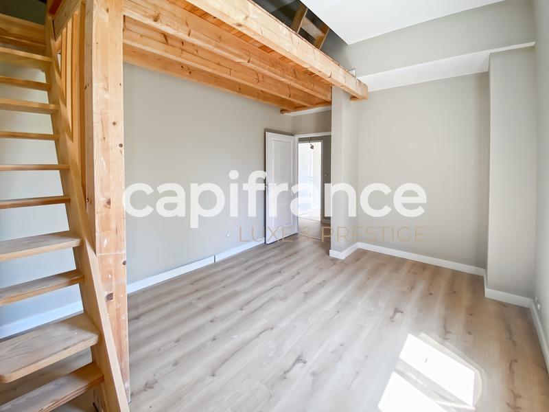 Propriété - 288 m² - 17 pièces