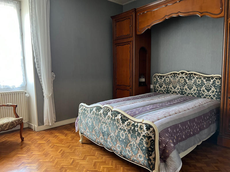 Maison - 185 m² - 8 pièces