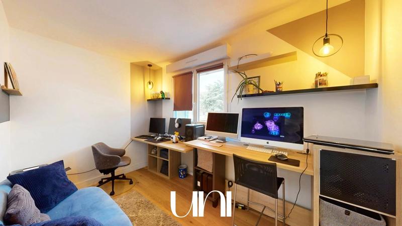 Maison - 260 m² - 6 pièces