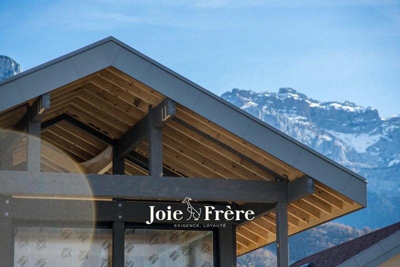 Maison contemporaine - 217 m² - 7 pièces