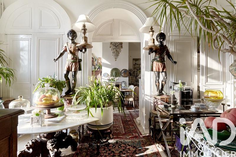 Maison - 338 m² - 14 pièces