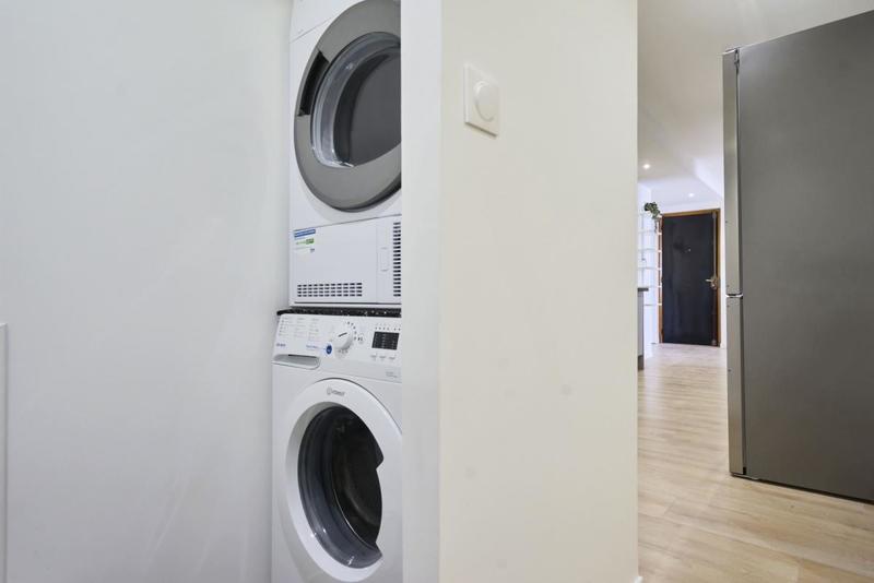 Appartement - 99 m² - 7 pièces