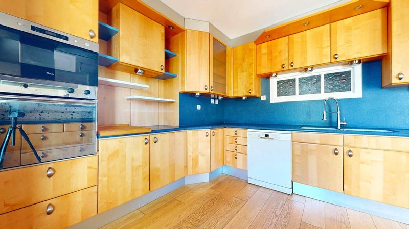 Appartement - 204 m² - 5 pièces