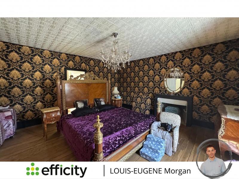 Demeure - 235 m² - 10 pièces